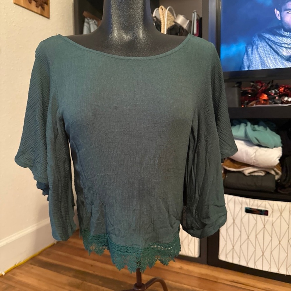 Flying Tomato Lace Hem Cross Back Crop Blouse — Flowy Bell Sleeves — Boho Green